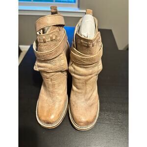 FREE PEOPLE HEIRLOOM TAUPE HEELED BOOTS 37